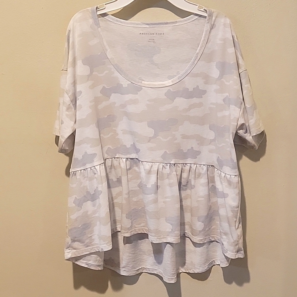 ❤️ AMERICAN EAGLE CAMO RUFFLE HEM TOP, XS AND SMALL